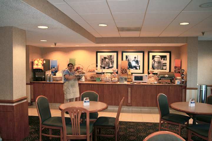 Spark By Hilton Germantown Washington Dc North المطعم الصورة